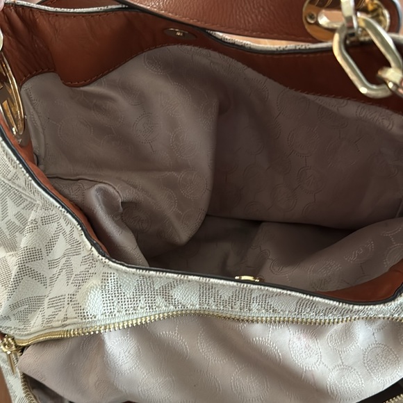 Fulton Large Logo Shoulder Bag in Vanilla - Picture 11 of 13